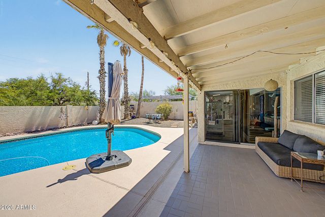 1132 E VILLAGE CIRCLE Drive, Phoenix, AZ 85022