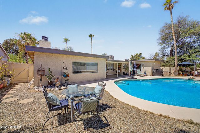 1132 E VILLAGE CIRCLE Drive, Phoenix, AZ 85022