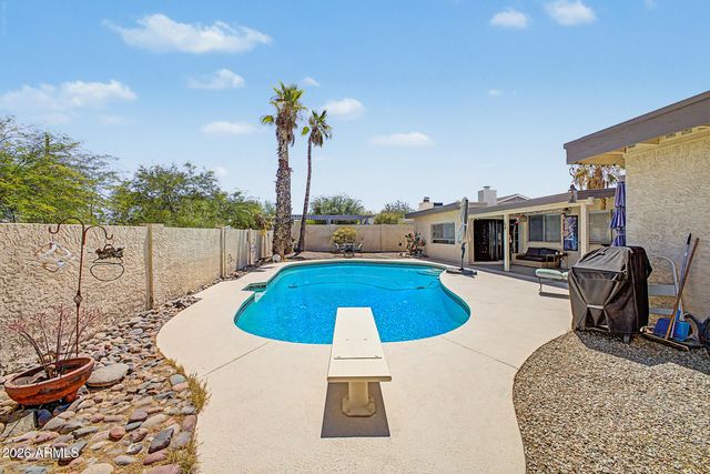 1132 E VILLAGE CIRCLE Drive, Phoenix, AZ 85022