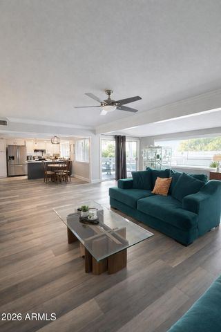 1132 E VILLAGE CIRCLE Drive, Phoenix, AZ 85022