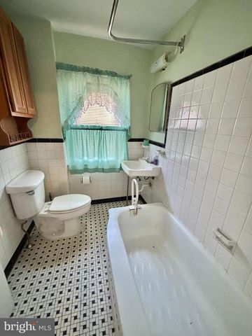 1110 COBBS ST, Drexel Hill, PA 19026