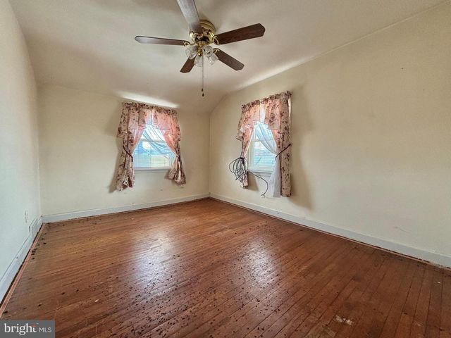 1110 COBBS ST, Drexel Hill, PA 19026