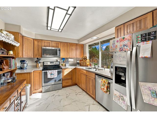 1420 Ne 20TH St, Gresham, OR 97030