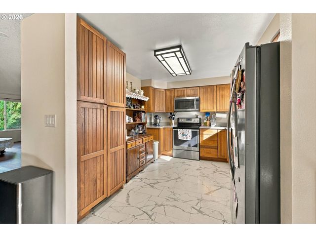 1420 Ne 20TH St, Gresham, OR 97030