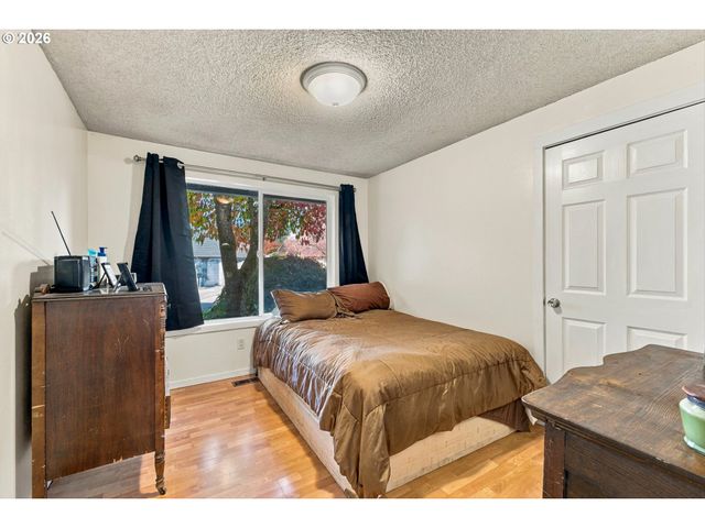 1420 Ne 20TH St, Gresham, OR 97030