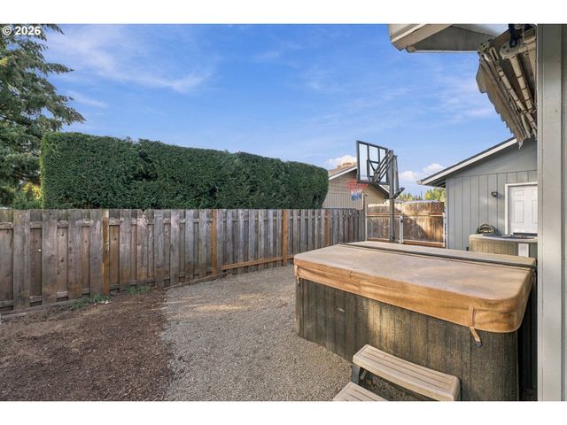 1420 Ne 20TH St, Gresham, OR 97030