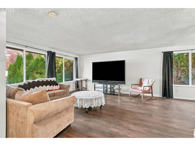 1420 Ne 20TH St, Gresham, OR 97030