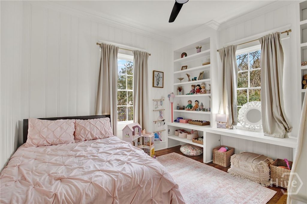 Image 13 of property listing at 310 Washington Avenue, Savannah, GA 31405