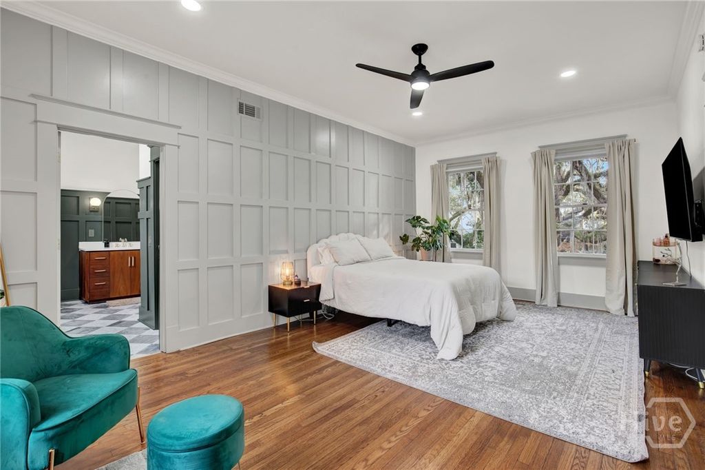 Image 17 of property listing at 310 Washington Avenue, Savannah, GA 31405