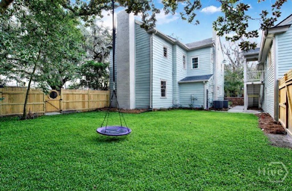 Image 24 of property listing at 310 Washington Avenue, Savannah, GA 31405