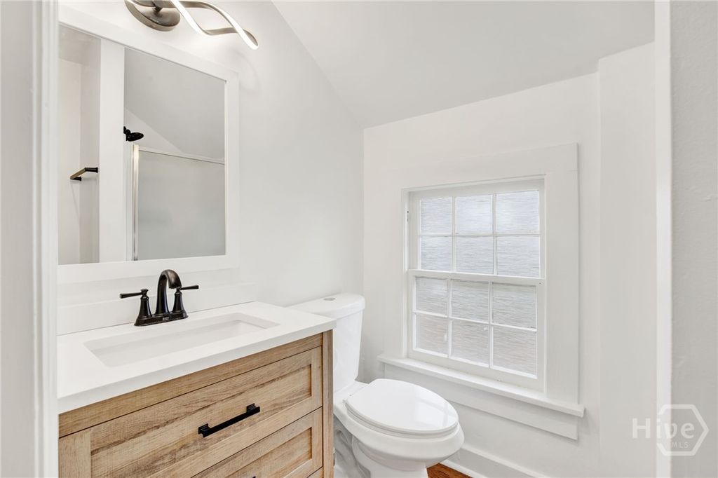 Image 28 of property listing at 310 Washington Avenue, Savannah, GA 31405