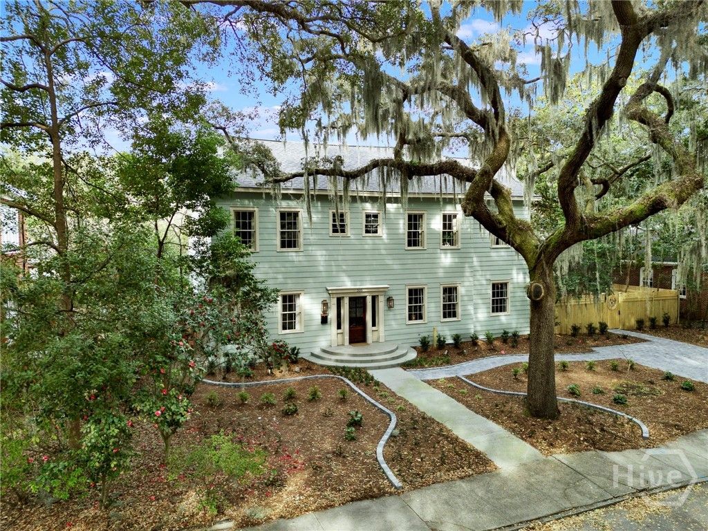 Image 32 of property listing at 310 Washington Avenue, Savannah, GA 31405