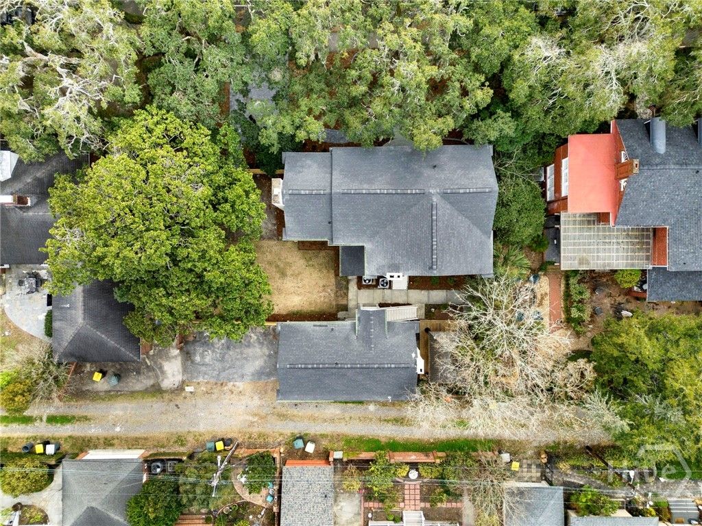 Image 34 of property listing at 310 Washington Avenue, Savannah, GA 31405