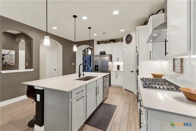 2223 Bluewood Street, New Braunfels, TX 78132