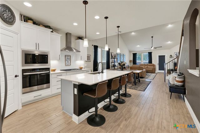 2223 Bluewood Street, New Braunfels, TX 78132