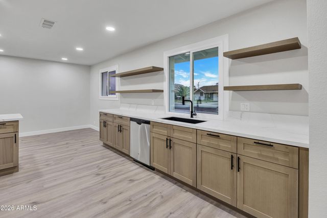 2218 W POINSETTIA Drive, Phoenix, AZ 85029