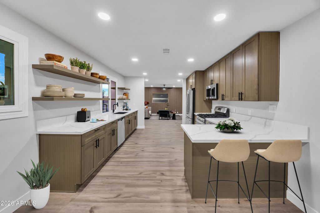 2218 W POINSETTIA Drive, Phoenix, AZ 85029