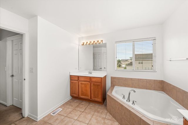 2107 Waterbury Drive, Joliet, IL 60431