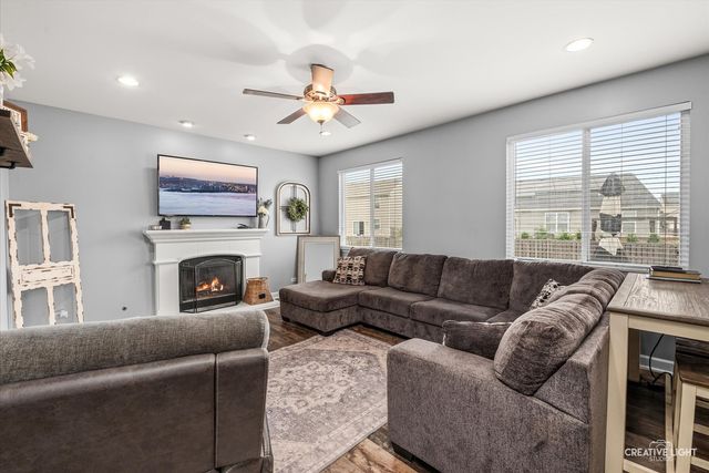 2107 Waterbury Drive, Joliet, IL 60431