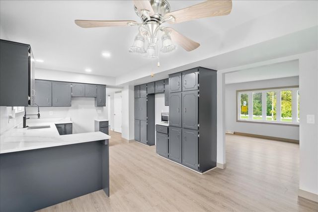 37860 N Metropolitan Avenue, Beach Park, IL 60087