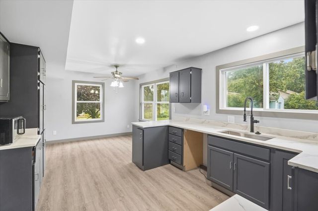 37860 N Metropolitan Avenue, Beach Park, IL 60087