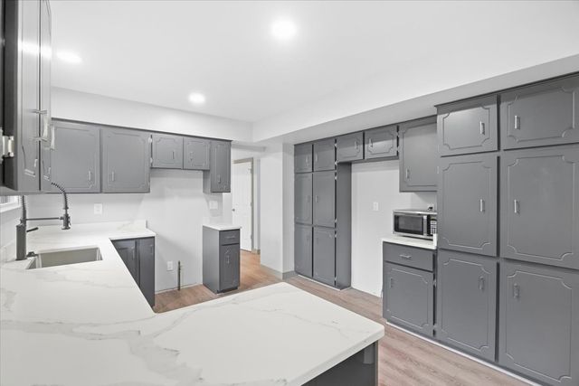 37860 N Metropolitan Avenue, Beach Park, IL 60087