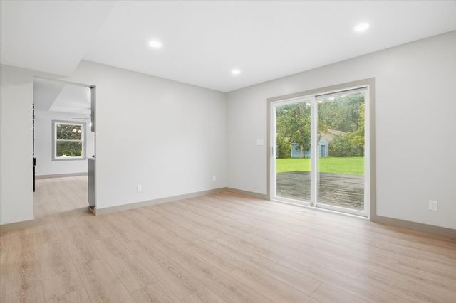 37860 N Metropolitan Avenue, Beach Park, IL 60087