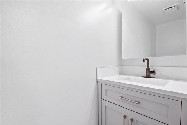 37860 N Metropolitan Avenue, Beach Park, IL 60087