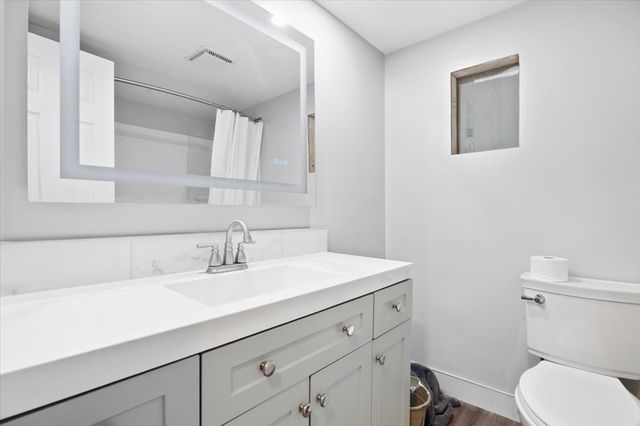 37860 N Metropolitan Avenue, Beach Park, IL 60087
