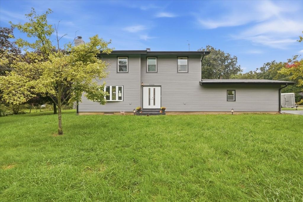 37860 N Metropolitan Avenue, Beach Park, IL 60087