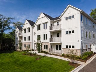 0S231 Winfield Road 206, Winfield, IL 60190