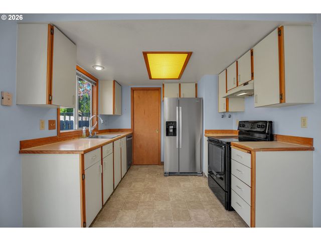 760 Se 139TH Ave, Portland, OR 97233