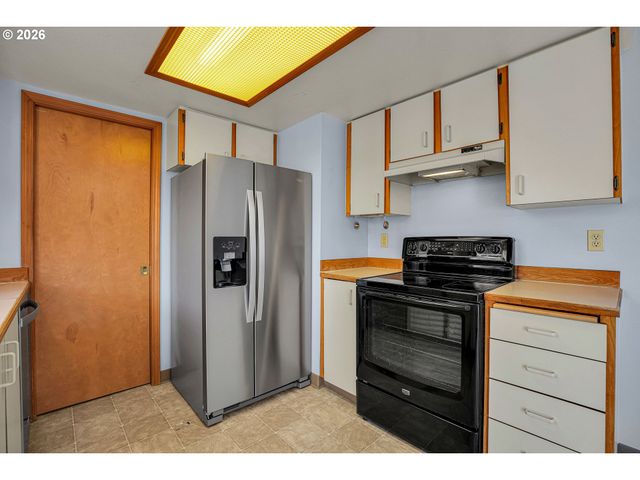 760 Se 139TH Ave, Portland, OR 97233
