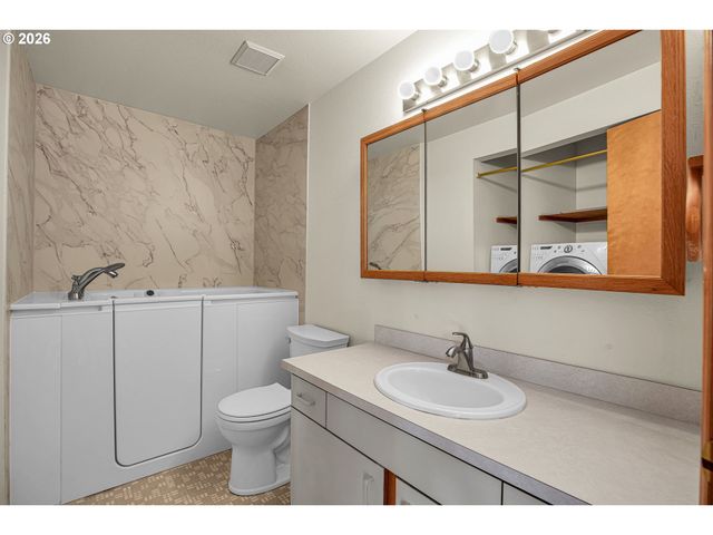 760 Se 139TH Ave, Portland, OR 97233