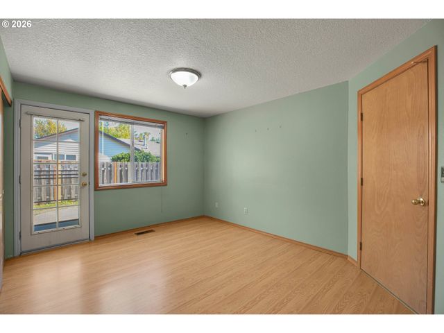 760 Se 139TH Ave, Portland, OR 97233