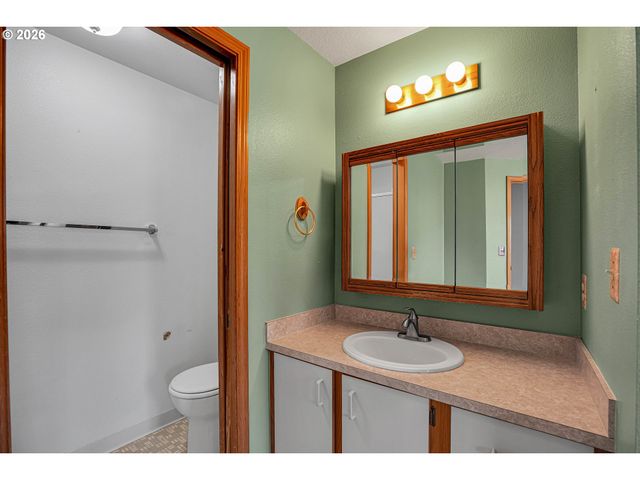760 Se 139TH Ave, Portland, OR 97233