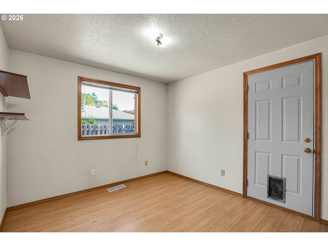 760 Se 139TH Ave, Portland, OR 97233