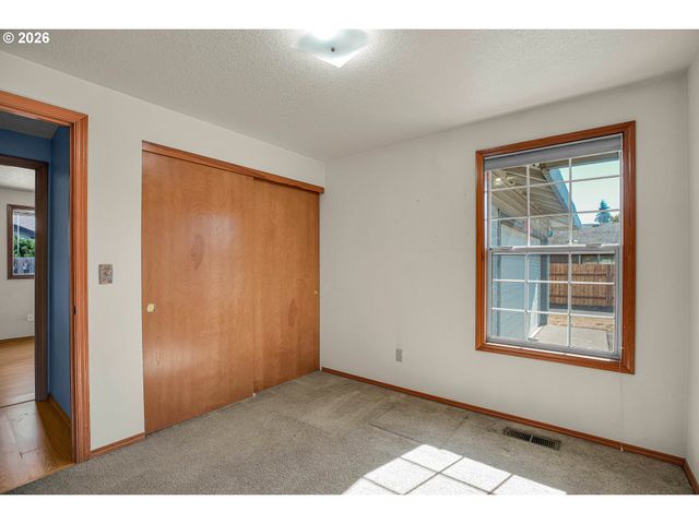 760 Se 139TH Ave, Portland, OR 97233