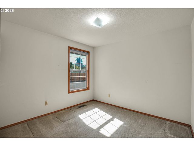 760 Se 139TH Ave, Portland, OR 97233