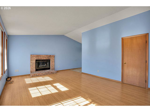 760 Se 139TH Ave, Portland, OR 97233