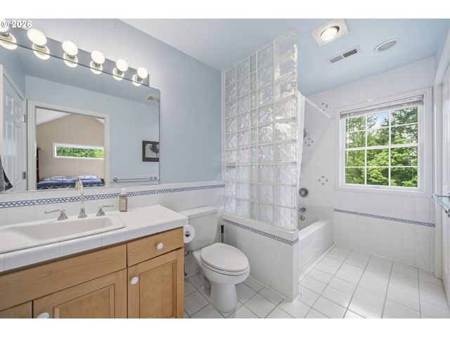 28185 Sw HERD Ln, Hillsboro, OR 97123