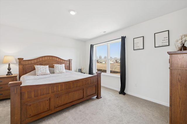 602 Apple Valley Road, Harvard, IL 60033