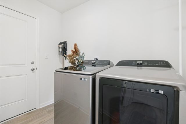 602 Apple Valley Road, Harvard, IL 60033