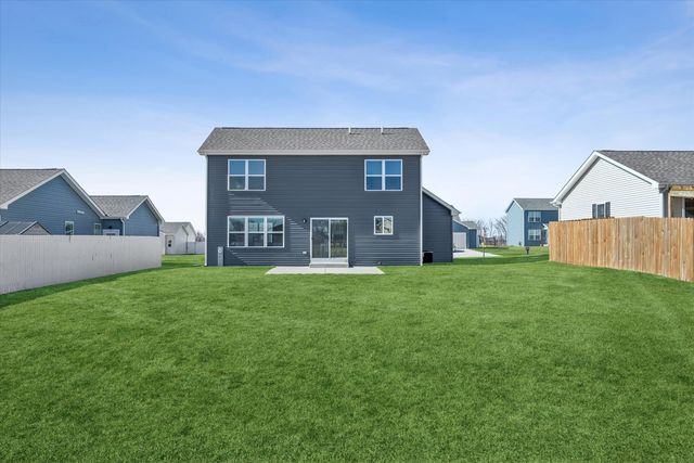 602 Apple Valley Road, Harvard, IL 60033