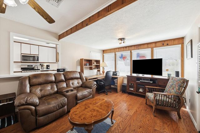 4629 Valerie, Bellaire, TX 77401