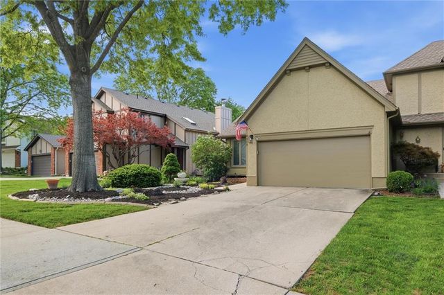 8310 W 120th Terrace, Overland Park, KS 66213