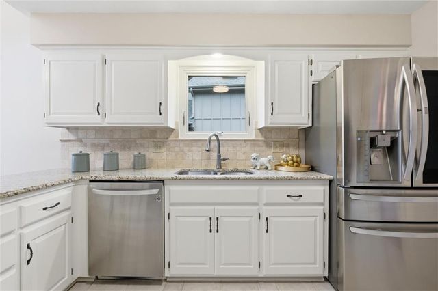 8310 W 120th Terrace, Overland Park, KS 66213