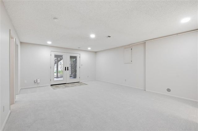 8310 W 120th Terrace, Overland Park, KS 66213