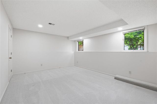 8310 W 120th Terrace, Overland Park, KS 66213