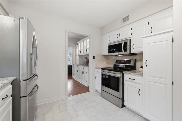 8310 W 120th Terrace, Overland Park, KS 66213